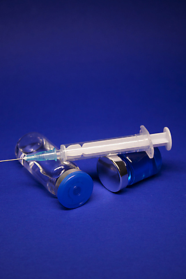 포토 JPG 해외이미지 배너 과학 백그라운드 유리 병원 실험 주사기 3 사람없음 파란색 약 장비 바늘 투명 액체 실험실 호흡기관 바이러스 질병 생명공학 소프트포커스 약국 예방 주사약 개발 고립 백신 예방접종 전염병 치료제 항생제 플랫레이 카피스페이스 해외포토 컬러 의학 의료기기 재질 촬영기법 공백 도구 장기_의학 플랫 접종 파일형식 이미지허브