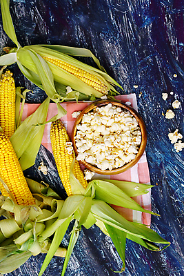 포토 JPG 해외이미지 음식 백그라운드 검은배경 건강 옥수수 한명 노란색 검은색 어둠 흰색 대접 신선 황금 달콤 맛 영화관 먹기 영화 알맹이 날것 팝콘 소금 솜털 내추럴 고립 절임 짠맛 팝 해로움 맛있는 해외포토 1 컬러 컨셉 모션 문화예술 곡류 사람 극장 파일형식 이미지허브