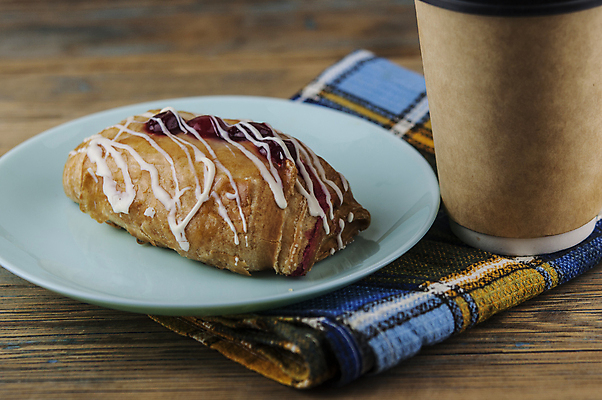 포토 JPG 해외이미지 접시 열매 음료 음식 빵 백그라운드 과일 탁자 아침 디저트 주택 요리 사람없음 목재 빨간색 갈색 케이크 검은색 식사 빵집 흰색 시골 신선 뜨거움 생일 체리 달콤 맛 아침식사 잼 설탕 굽기 크림 냅킨 페스츄리 핸드메이드 카피스페이스 맛있는 해외포토 주간 나무 식물 식기 기념일 컬러 가구 컨셉 재료 건물 상점 공백 소스_음식 구이 파일형식 이미지허브