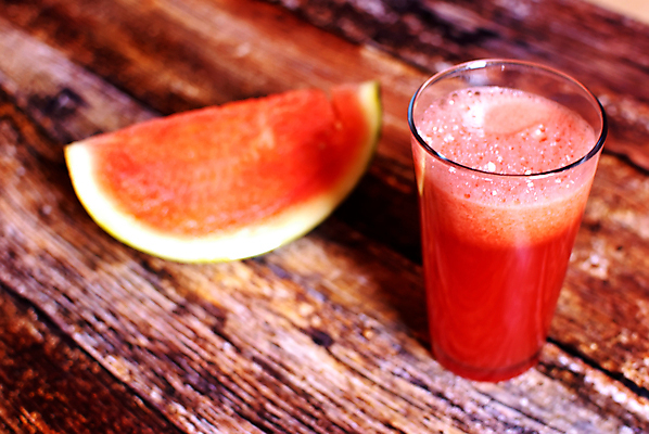 포토 JPG 해외이미지 음료 음식 조각 백그라운드 다이어트 과일 부분 유리 디저트 수박 건강 씨앗 사람없음 목재 빨간색 초록색 주스 껍질 흰색 신선 달콤 맛 자르기 먹기 유기농 과육 숙성 옛날 해외포토 나무 식물 웰빙 컬러 컨셉 재료 모션 재질 파일형식 이미지허브