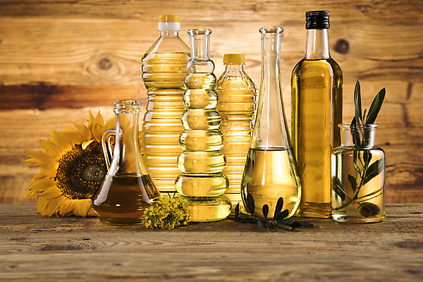 포토 JPG 해외이미지 유리병 해바라기 실내 사람없음 다양 나뭇가지 식용유 올리브오일 오일병 올리브열매 올리브잎 카놀라 나무배경 해바라기씨유 해외포토 나무 열매 꽃 다수 백그라운드 잎 병_용기 내부 기름_음식 파일형식 이미지허브