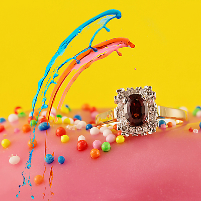 포토 JPG 해외이미지 모양 디자인 여자 분홍색 백그라운드 유리 발렌타인데이 사랑 사람없음 장식 빛 뷰티 노란색 유행 얼음 활발 낭만 반지 투명 재산 황금 고급 크리스탈 보석 소중 뿌리기 심볼 정사각형 다이아몬드 광택 약혼 가넷 고립 해외포토 자연요소 도형 감정 컬러 결혼 컨셉 장신구 모션 데이이벤트 재질 사람 금융 광석 약속 파일형식 이미지허브