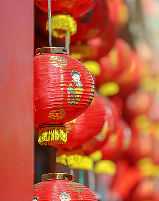포토 JPG 해외이미지 전통 행복 종이 문화 여행 태국 새해 중국문화 매달리기 동양인 이벤트 사람없음 장식 빨간색 세로 여행객 축제 중국 등불 축하 행운 그룹 닫기 상하이 대만 베이징 홍콩 싱가폴 차이나타운 많음 카피스페이스 춘절 해외포토 동양문화 명절 감정 아시아 컬러 외국문화 컨셉 모션 조명 사람 인종 관광지 공백 중국전통 파일형식 이미지허브