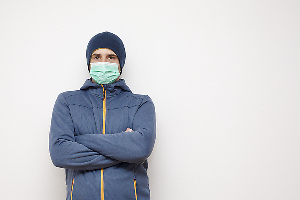 포토 JPG 해외이미지 백인 직업 남자 백그라운드 병원 가면 한명 안전 사람 성인 파란색 검은색 재킷 고통 장비 흰색 잡기 업무 바이러스 보호 질병 위험 감염 고립 전염병 해외포토 서양인 1 감정 컬러 컨셉 의학 모션 외투 작업 파일형식 이미지허브