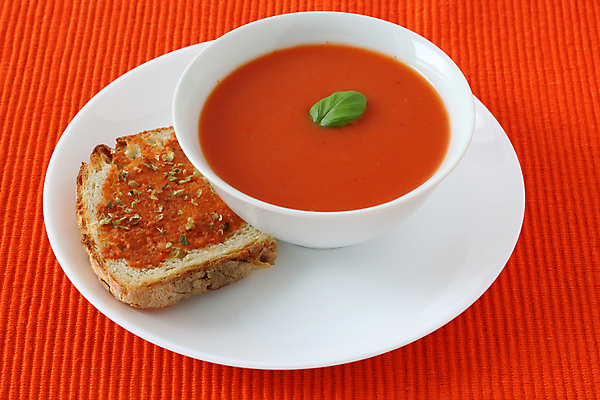 포토 JPG 해외이미지 접시 음식 빵 다이어트 토마토 채소 따뜻함 건강 사람없음 빨간색 저녁식사 사발 수프 크림 토스트 바질 점심식사 채식주의자 해외포토 식기 컬러 식사 사기그릇 채식 파일형식 이미지허브