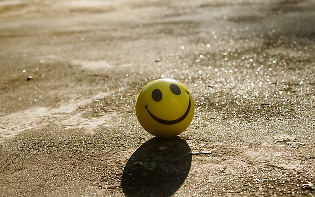 포토 JPG 해외이미지 캐릭터 디자인 배너 행복 감정 얼굴 여행 백그라운드 컨셉 비즈니스 자연 벽지 휴가 사람없음 야외 장식 컬러풀 장난감 노란색 기쁨 흰색 축하 표현 원형 유머 심볼 오브젝트 사인 질감 긍정 이모티콘 카피스페이스 해외포토 도형 컬러 신체부위 공백 생태계 파일형식 이미지허브