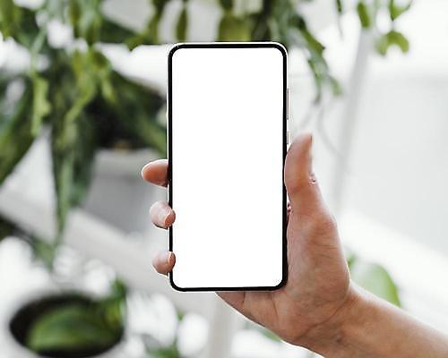 포토 JPG 해외이미지 손 실내 들기 아웃포커스 신체부위 스마트폰 목업 해외포토 모션 촬영기법 사람 내부 핸드폰 스마트기기 파일형식 이미지허브