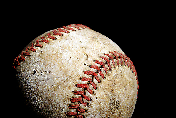 포토 JPG 해외이미지 스포츠 공 놀이 열쇠 사람없음 야외 빨간색 여름 검은색 어둠 장비 야구 게임 흰색 잡기 던지기 야간 신비 바느질 가죽 땀 옛날 중고 해외포토 자연요소 계절 컬러 컨셉 모션 구기 파일형식 이미지허브