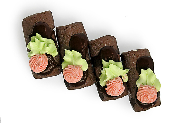 포토 JPG 해외이미지 꽃 음식 백그라운드 잎 디저트 실내 사람없음 햇빛 케이크 초콜릿 흰색 대접 달콤 맛 자르기 크림 고립 많음 해외포토 식물 컬러 컨셉 모션 내부 태양 파일형식 이미지허브