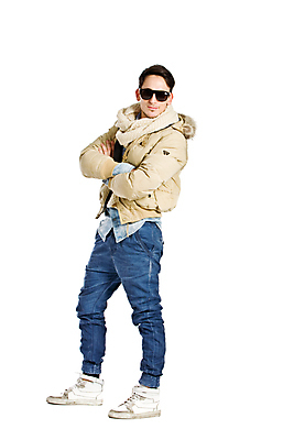 포토 JPG 해외이미지 백인 운동화 신발 컨셉 한명 미소 소년 선글라스 유행 환경 재킷 코트 흰색 도시 트레이너 고립 해외포토 서양인 1 남자 안경 어린이 컬러 표정 사람 헬스 외투 파일형식 이미지허브