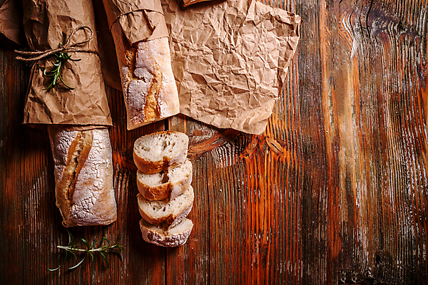 포토 JPG 해외이미지 종이 빵 사람없음 바게트 슬라이스 곡물빵 나무배경 해외포토 음식 백그라운드 파일형식 이미지허브