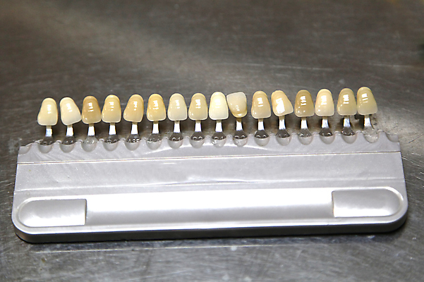 포토 JPG 해외이미지 해부 건강 치과 사람없음 흰색 입 치아 플라스틱 오브젝트 틀니 거짓 명패 위생관리 해외포토 컬러 의학 재질 병원 관리 신체부위 소화기관 파일형식 이미지허브