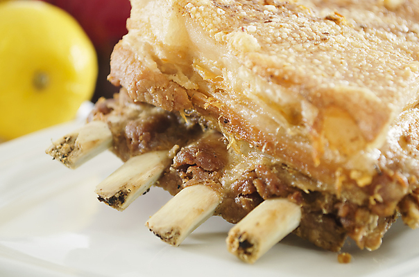 포토 JPG 해외이미지 접시 음식 육류 돼지고기 동양인 사람없음 빨간색 노란색 식사 저녁식사 튀김 신선 레몬 해외포토 식기 컬러 과일 식재료 인종 파일형식 이미지허브