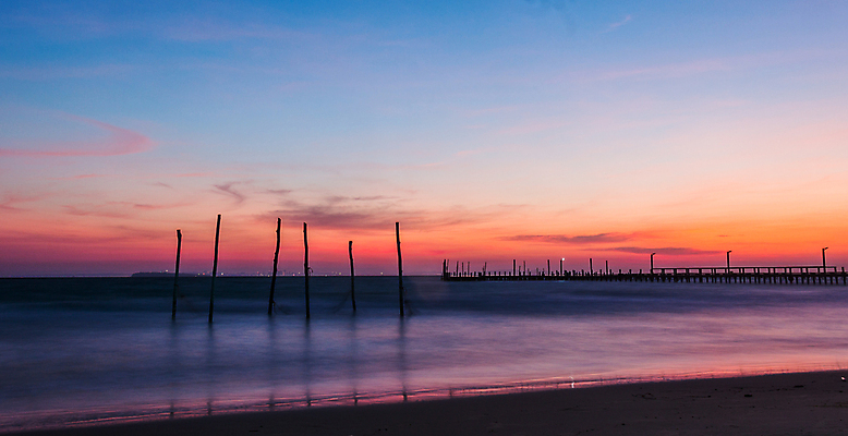 포토 JPG 해외이미지 호수 바다 여행 하늘 사람없음 물 강 태양 반사 일출 항구 황혼 일몰 도시 만 보트 야간 저녁 캄보디아 수평선 해외포토 자연요소 아시아 배_교통 교통시설 노을 파일형식 이미지허브