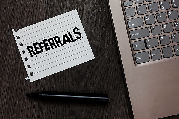 포토 JPG 해외이미지 비즈니스 가이드 협력 사람없음 펼침 네트워크 계획 상담원 고객 동료 추천 승진 공유 리뷰 마케팅 제안 조언 해외포토 직업 컨셉 관계 모션 사무원 파일형식 이미지허브