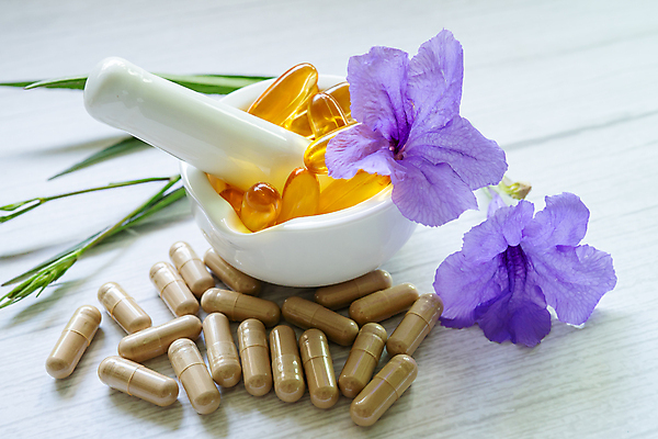 포토 JPG 해외이미지 꽃 건강 사람없음 알약 약 허브 유기농 절구 절구방아 나무배경 해외포토 식물 웰빙 백그라운드 의학 도구 파일형식 이미지허브