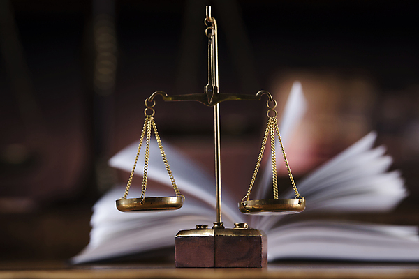 포토 JPG 해외이미지 실내 사람없음 아웃포커스 책 오브젝트 법 양팔저울 해외포토 촬영기법 저울 내부 파일형식 이미지허브