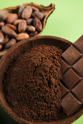 포토 JPG 해외이미지 디저트 사람없음 쌓기 초콜릿 달콤 담기 나무그릇 카카오열매 코코아가루 초록배경 해외포토 그릇 열매 음식 백그라운드 모션 목재 초록색 맛 가루 카카오 파일형식 이미지허브