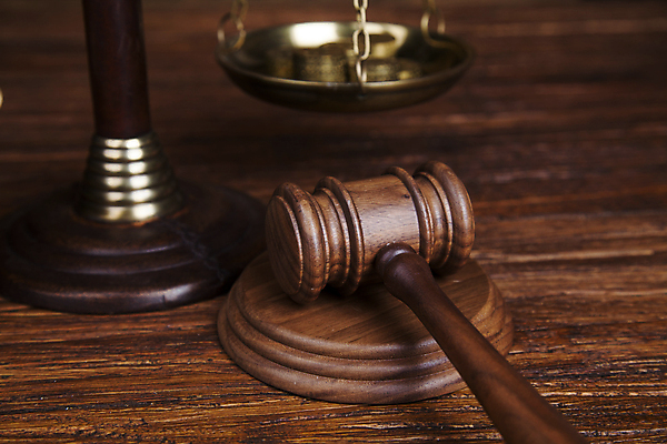 포토 JPG 해외이미지 실내 사람없음 오브젝트 법 의사봉 양팔저울 나무배경 해외포토 백그라운드 저울 내부 파일형식 이미지허브