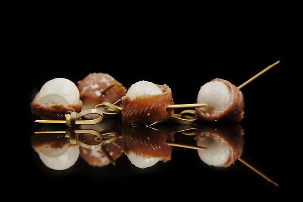 포토 JPG 해외이미지 전통 접시 음식 바다 조각 백그라운드 재료 어류 요리 사람없음 목재 이탈리아 흰색 신선 맛 아침식사 애피타이저 기름 지중해 먹기 해산물 날것 피클 고립 절임 짠맛 청어 타파스 맛있는 해외포토 나무 식기 유럽 컬러 컨셉 모션 식사 수중동물 파일형식 이미지허브