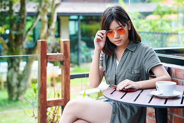 포토 JPG 해외이미지 1 여자 커피 음료 음식 백그라운드 자연 휴식 건강 한명 사람 동양인 야외 컵 초록색 정원 카페 신선 유기농 카푸치노 에스프레소 내추럴 모카 아라비카 카페인 카피스페이스 해외포토 식기 웰빙 컬러 컨셉 인종 상점 공백 생태계 파일형식 이미지허브