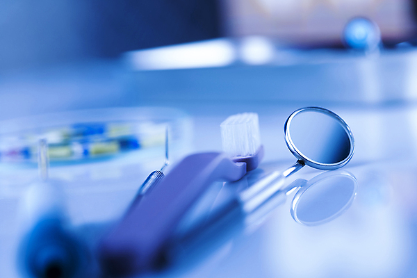 포토 JPG 해외이미지 사람없음 파란색 칫솔 치과용품 구강거울 해외포토 컬러 위생용품 의료용품 파일형식 이미지허브