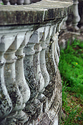 포토 JPG 해외이미지 나무 공원 문화 선 벽 조각 건축양식 하늘 벽돌 미술 잔디 사람없음 장식 빨간색 초록색 파란색 울타리 계단 역사 보호 그늘 러시아 대리석 줄서기 스타일 해외포토 식물 공공시설 건축 유럽 컬러 컨셉 재료 모션 문화예술 담장 파일형식 이미지허브