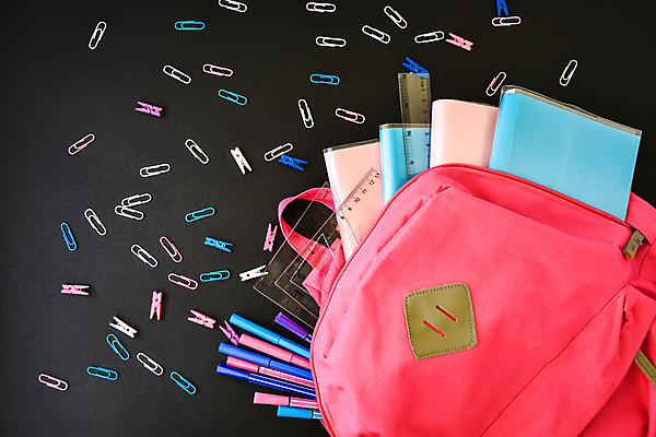 포토 JPG 해외이미지 학생 교육 어린이 분홍색 백그라운드 컨셉 가방 장신구 배낭 교실 학교 표시 문구용품 자 창조 사람없음 책 학습 컬러풀 펜 검은색 쪽지 공책 칠판 어둠 장비 도구 공구 오픈 오브젝트 신학기 팩 모음 플랫레이 카피스페이스 해외포토 잡화 컬러 사람 한글 필기구 화장품 공백 플랫 파일형식 이미지허브