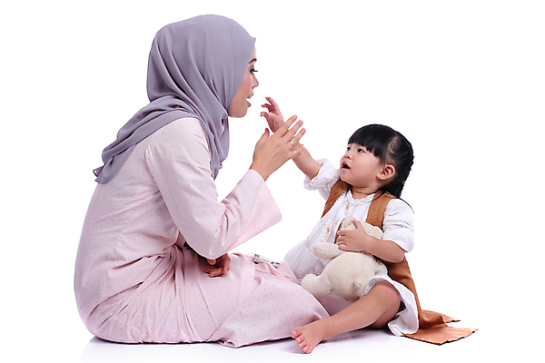 포토 JPG 해외이미지 여자 딸 행복 어린이 가족 놀이 엄마 함께함 사랑 사람 두명 이슬람교 돌봄 해외포토 감정 종교 컨셉 관계 모션 파일형식 이미지허브