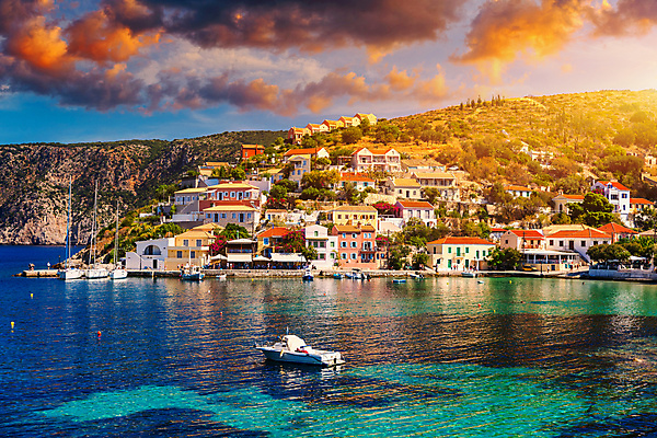 포토 JPG 해외이미지 구름 섬 유럽풍경 하늘 아침 산 주택 사람없음 야외 일출 이탈리아 보트 지중해 해외포토 주간 자연요소 유럽 바다 배_교통 풍경 건물 노을 파일형식 이미지허브