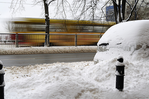 포토 JPG 해외이미지 계절 도로 길 교통수단 여행 겨울 교통시설 자동차 날씨 거리 사람없음 야외 얼음 운전 추위 흰색 도시 작업 고속도로 위험 속도 서리 전차 장면 폭풍 온도 문제 타운 무거움 눈보라 폴란드 깊이 제설기 폭설 바르샤바 해외포토 자연요소 유럽 육상교통 컬러 교통 컨셉 모션 대중교통 눈_날씨 무게 자연재해 시설 제설 파일형식 이미지허브