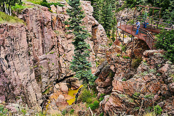 포토 JPG 해외이미지 나무 구름 공원 여행 하늘 산 풍경 사람없음 야외 물 강 노란색 골짜기 계곡 절벽 하이킹 사막 바위 도시 가장자리 부식 암초 전국 지질학 콜로라도 해외포토 자연요소 식물 공공시설 교육 컬러 자연 레저 미국 돌_바위 둘레 파일형식 이미지허브