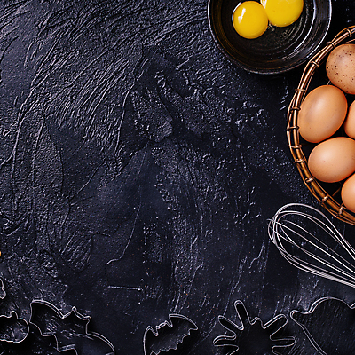 포토 JPG 해외이미지 행복 백그라운드 검은배경 사람없음 쿠키 계란 할로윈 밀가루 쿠키틀 버터 해외포토 감정 디저트 알 검은색 가루 제빵도구 파일형식 이미지허브