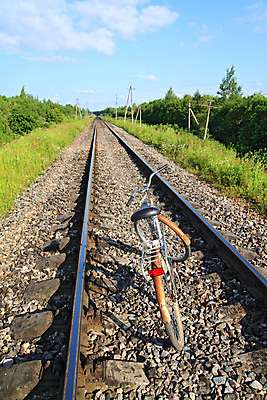 포토 JPG 해외이미지 산업 도로 선 여행 곡선 교통시설 사람없음 야외 가로 여름 갈색 금속 자전거 회색 시골 변화 선택 역 연결 방향 철 교차로 출퇴근 러시아 분열 건너기 방법 복잡 선로 옛날 철강 혼란 해외포토 계절 유럽 길 컬러 교통 컨셉 비즈니스 모션 재질 바이크 시설 파일형식 이미지허브