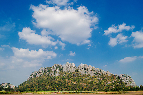 포토 JPG 해외이미지 나무 구름 공원 아시아 여행 태국 자연 하늘 휴가 산 풍경 사람없음 야외 초록색 물 강 골짜기 중국 바위 만 숲 언덕 내추럴 석회암 지질학 해외포토 자연요소 식물 공공시설 교육 나라 컬러 암석 돌_바위 생태계 파일형식 이미지허브
