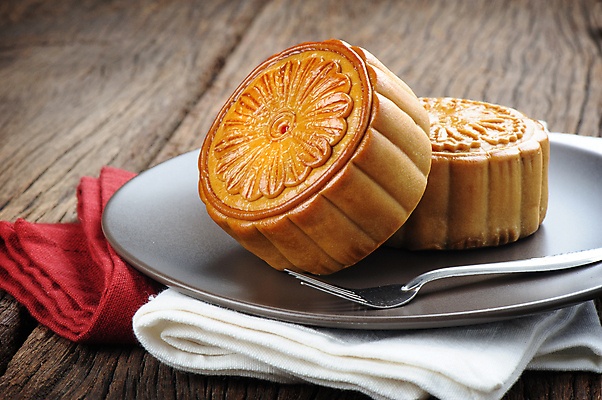 포토 JPG 해외이미지 전통 계절 아시아 문화 음식 디저트 기념 선물 요리 사람없음 케이크 축제 중국 빵집 달 축하 중앙 달콤 맛 굽기 군함 노른자 동쪽 고립 페스츄리 맛있는 해외포토 자연요소 나라 빵 컨셉 배_교통 상점 계란 구이 방향 해군 파일형식 이미지허브