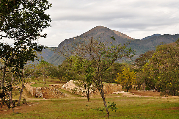 포토 JPG 해외이미지 구름 여행 우산 건축양식 자연 하늘 휴가 멕시코 풍경 사람없음 야외 초록색 전원 인디언 폐허 고고학 해외포토 자연요소 교육 건축 컬러 북아메리카 아메리카 전기에너지 생태계 파일형식 이미지허브