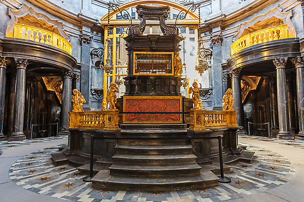 포토 JPG 해외이미지 기독교 종교 십자가 천사 사람없음 성당 교회 성경 이탈리아 천주교 기도 죽음 예수 신비 심볼 신성 베일 신앙심 옛날 해외포토 유럽 컨셉 종교용품 종교건축 건물 신_종교 파일형식 이미지허브