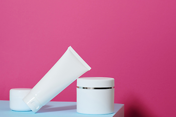 포토 JPG 해외이미지 실내 사람없음 화장품 피부관리 스킨케어 공병 튜브용기 목업 브랜딩 분홍색배경 해외포토 분홍색 백그라운드 내부 뷰티 용기_그릇 병_담는 파일형식 이미지허브
