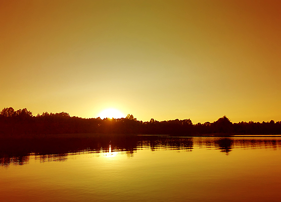 포토 JPG 해외이미지 구름 라이프스타일 실루엣 유럽 호수 섬 여행 포즈 백그라운드 모션 자연 하늘 휴가 불꽃 휴식 건강 풍경 사람없음 야외 가로 물 여름 운동 햇빛 태양 노란색 맑음 일몰 연못 저녁 숲 노 카누 노젓기 동쪽 라트비아 카피스페이스 해외포토 자연요소 계절 나라 컬러 컨셉 불 날씨 촬영기법 북유럽 생활 노을 공백 수상스포츠 야간 방향 생태계 선박 파일형식 이미지허브