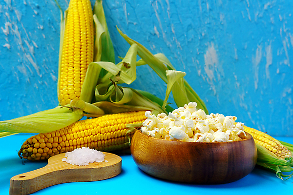 포토 JPG 해외이미지 음식 백그라운드 컨셉 건강 옥수수 요리 한명 컵 노란색 흰색 대접 신선 황금 클래식 달콤 맛 영화관 극장 먹기 필름 영화 오브젝트 상쾌 파란배경 팝콘 소금 솜털 절임 짠맛 팝 해로움 핸드메이드 맛있는 해외포토 1 식기 감정 컬러 모션 문화예술 곡류 사람 파란색 파일형식 이미지허브