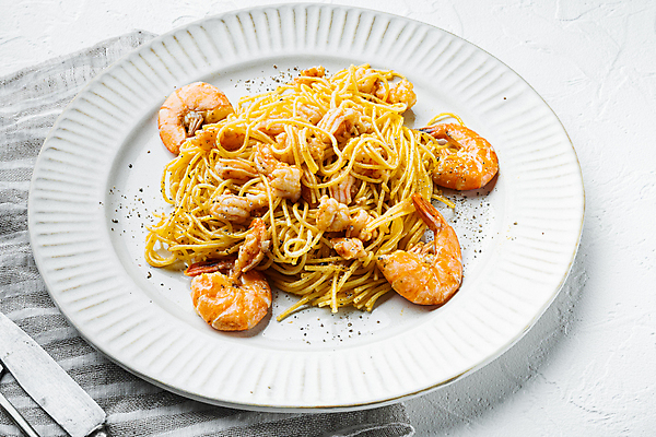 포토 JPG 해외이미지 접시 실내 사람없음 나이프 흰배경 해물파스타 해외포토 식기 백그라운드 파스타 내부 흰색 칼 파일형식 이미지허브