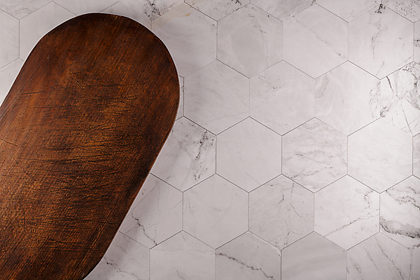 포토 JPG 해외이미지 주방용품 실내 사람없음 하이앵글 흰배경 대리석 나무도마 카피스페이스 해외포토 뷰포인트 생활용품 백그라운드 재료 도마 내부 목재 공백 흰색 파일형식 이미지허브