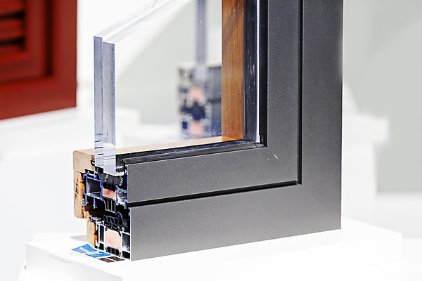 포토 JPG 해외이미지 디자인 외관 건축양식 창문 유리 새로움 프레임 그림자 사람없음 내부 옆모습 빛 흰색 나사 구멍 횡단보도 닫기 플라스틱 철 전시회 묘사 엘리먼트 철강 해외포토 건축 뷰포인트 컬러 컨셉 모션 재질 전시 공구 보행로 파일형식 이미지허브