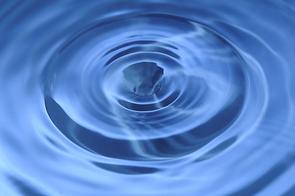 포토 JPG 해외이미지 물결 백그라운드 표면 사람없음 물 파란색 원형 투명 잔물결 스플래쉬 해외포토 자연요소 도형 컬러 파일형식 이미지허브