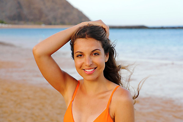 포토 JPG 해외이미지 라이프스타일 여자 수영복 행복 얼굴 모래 파도 바다 여행 날리기 바람 휴가 휴식 한명 미소 사람 풍경 야외 물 여름 빛 비키니 태양 뷰티 일출 맑음 일몰 기쁨 자유 닫기 선탠 해외포토 자연요소 1 옷 계절 감정 컨셉 모션 날씨 표정 생활 신체부위 노을 파일형식 이미지허브