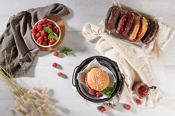 포토 JPG 해외이미지 디저트 실내 사람없음 하이앵글 도넛 산딸기 해외포토 음식 뷰포인트 과일 내부 파일형식 이미지허브