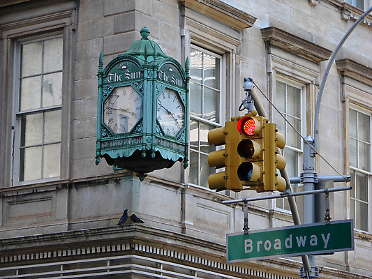 포토 JPG 해외이미지 전통문화 시계 건축양식 거리 사람없음 야외 건물 세로 관광지 도시풍경 고층빌딩 미국 역사 황금 뉴욕 맨해튼 명승지 브로드웨이 해외포토 전통 건축물 건축 문화 여행 북아메리카 풍경 빌딩 도시 파일형식 이미지허브