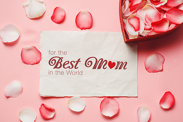 포토 JPG 해외이미지 영어 꽃잎 종이 실내 사람없음 담기 하트상자 어머니의날 분홍색배경 해외포토 문자 기념일 꽃 분홍색 백그라운드 모션 내부 상자 미국문화 파일형식 이미지허브