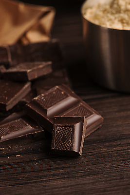 포토 JPG 해외이미지 백그라운드 디저트 사람없음 아웃포커스 초콜릿 달콤 나무탁자 해외포토 음식 탁자 촬영기법 맛 파일형식 이미지허브